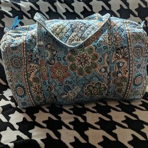 EUC Vera Bradley Large Duffel bag